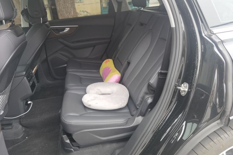 Used Audi Q7 2025 55 TFSI quattro S line Sport Edition Left Rear Seat