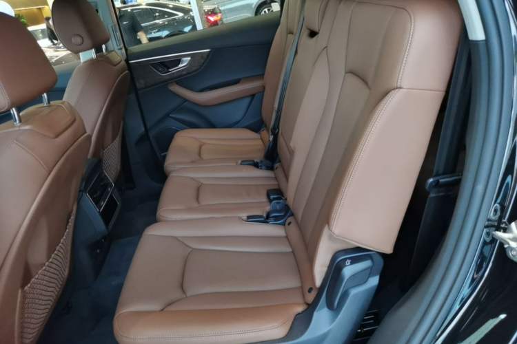 Used Audi Q7 2025 55 TFSI quattro S line Sport Edition Left Rear Seat