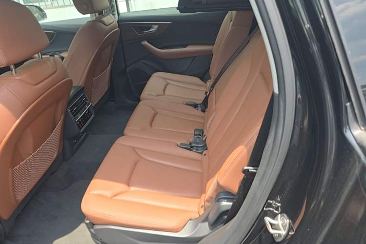 Used Audi Q7 2025 55 TFSI quattro S line Sport Edition Left Rear Seat
