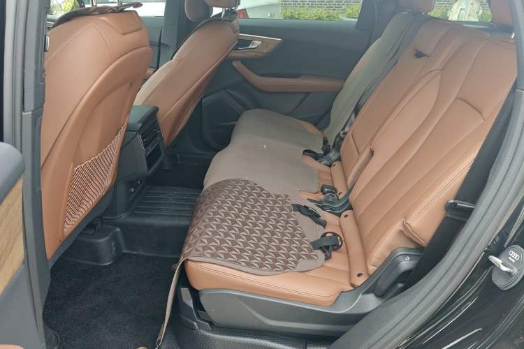 Used Audi Q7 2025 55 TFSI quattro S line Ice & Snow Sports Edition Left Rear Seat