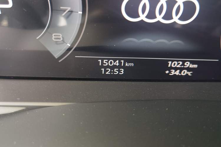 Used Audi Q7 2025 55 TFSI quattro S line Sport Edition Odometer Close Up