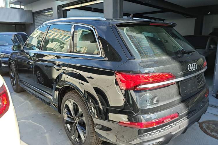 Used Audi Q7 2025 55 TFSI quattro S line Sport Edition Rear Left 45 Deg