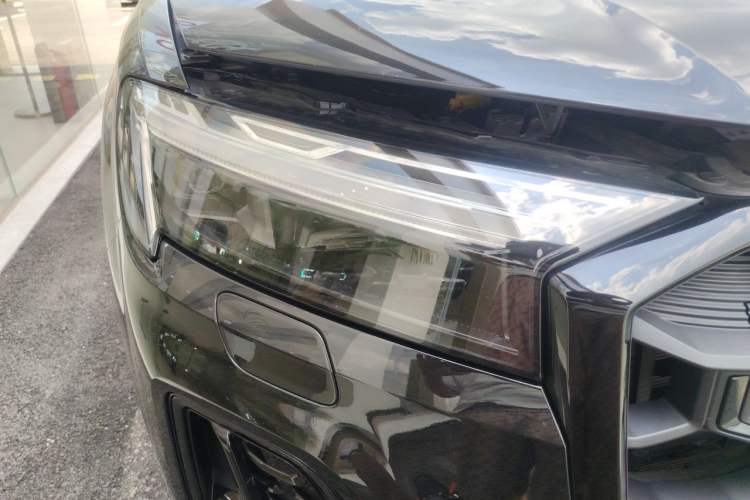 Used Audi Q7 2025 45 TFSI quattro S line Black Warrior Edition Right Front Headlight