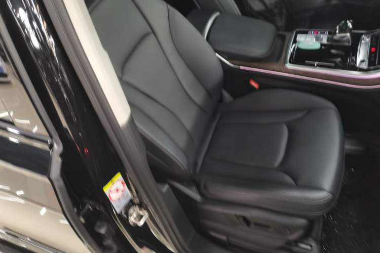 Used Audi Q7 2025 45 TFSI quattro S line Black Warrior Edition Right Front Seat