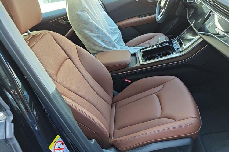 Used Audi Q7 2025 55 TFSI quattro S line Sport Edition Right Front Seat