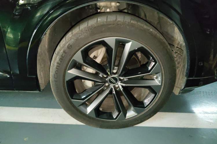 Used Audi Q7 2025 55 TFSI quattro S line Sport Edition Right Front Wheel Hub