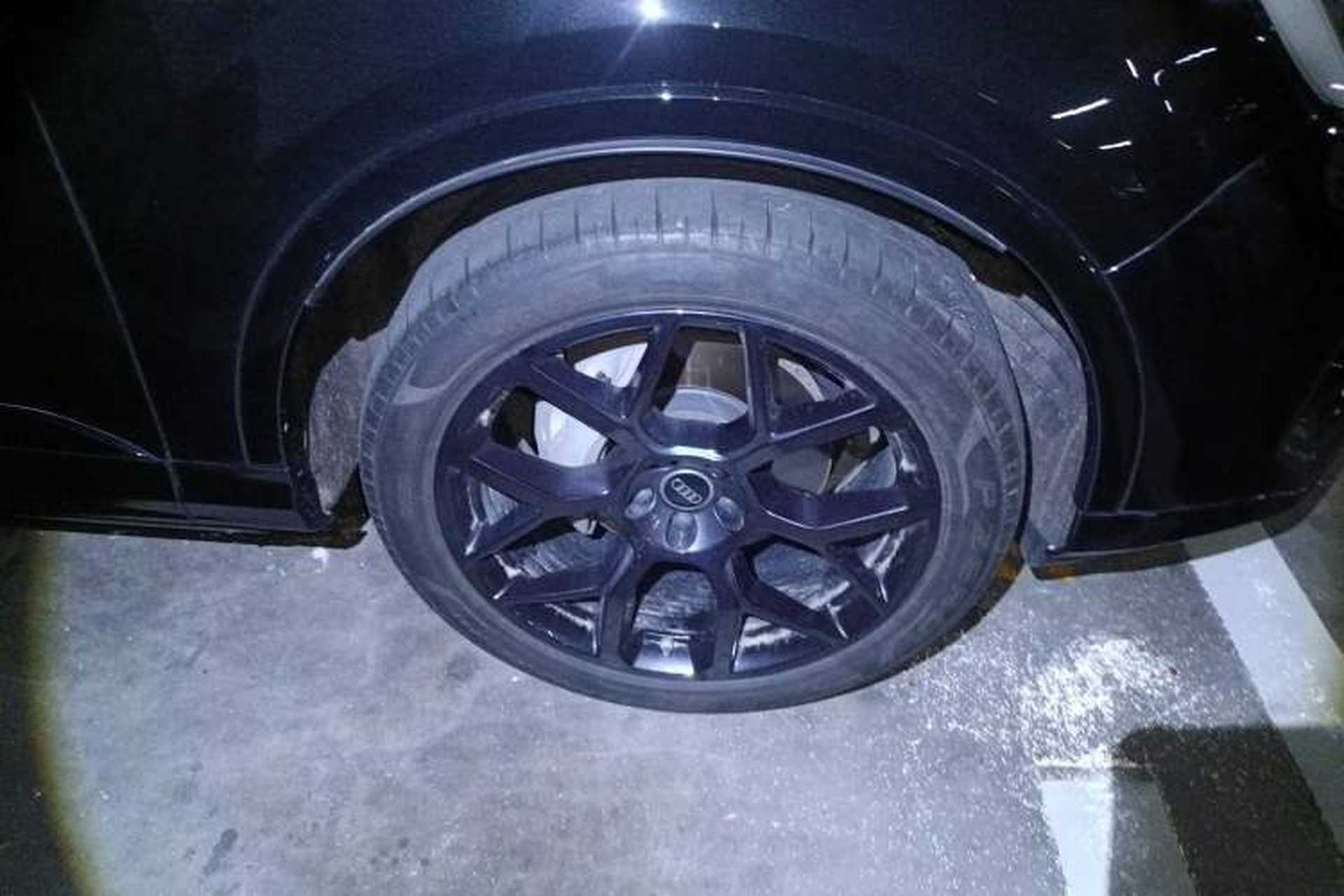 Used Audi Q7 2025 45 TFSI quattro S line Black Warrior Edition Right Front Wheel Hub