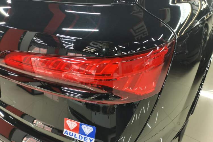 Used Audi Q7 2025 45 TFSI quattro S line Black Warrior Edition Right Rear Taillight