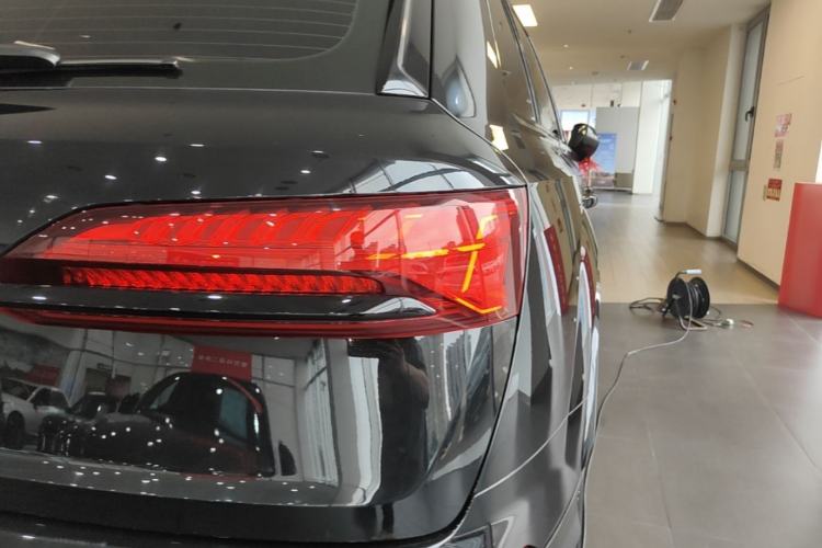 Used Audi Q7 2025 55 TFSI quattro S line Black Warrior Edition Right Rear Taillight