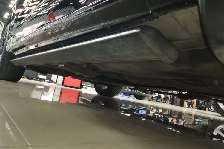 Used Audi Q7 2025 45 TFSI quattro S line Black Warrior Edition Right Side Sill