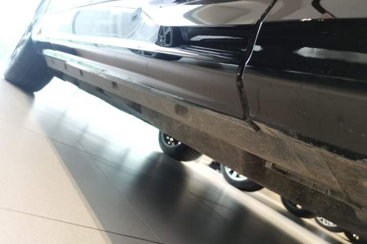 Used Audi Q7 2025 55 TFSI quattro S line Sport Edition Right Side Sill