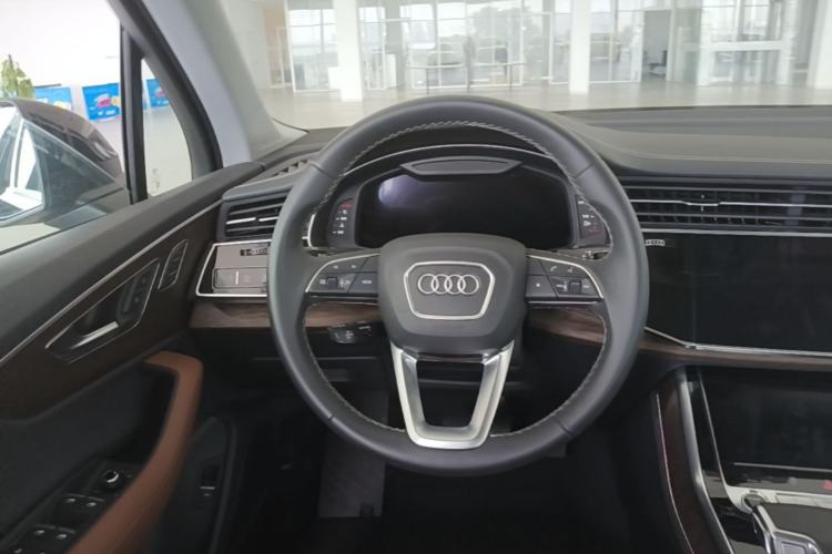 Used Audi Q7 2025 55 TFSI quattro S line Sport Edition Steering Wheel