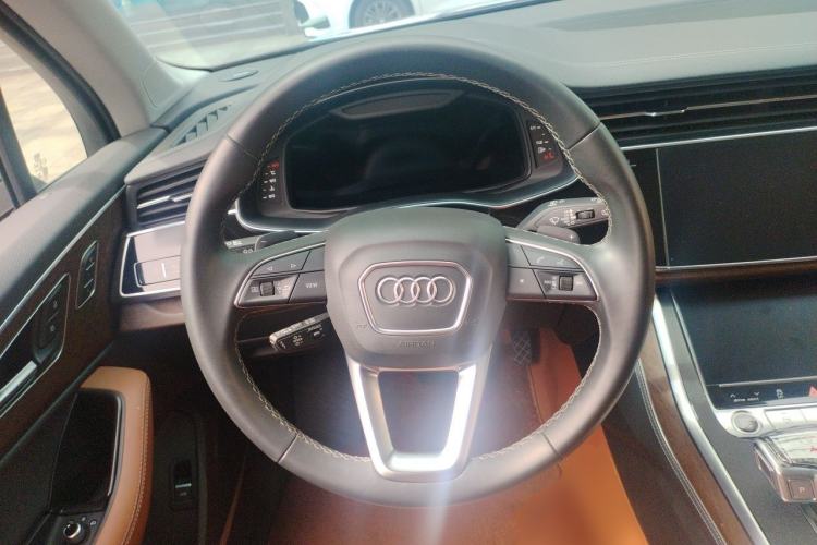 Used Audi Q7 2025 45 TFSI quattro S line Black Warrior Edition Steering Wheel