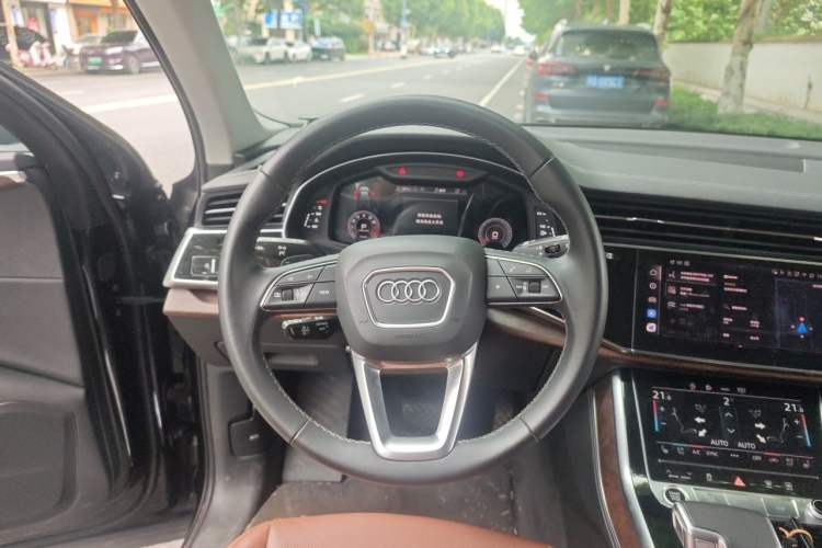 Used Audi Q7 2025 45 TFSI quattro S line Black Warrior Edition Steering Wheel
