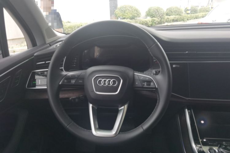 Used Audi Q7 2025 55 TFSI quattro S line Sport Edition Steering Wheel
