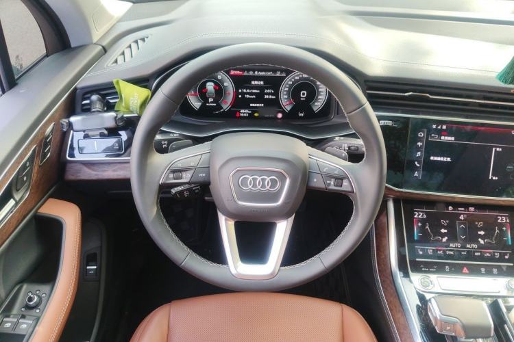 Used Audi Q7 2025 45 TFSI quattro S line Black Warrior Edition Steering Wheel