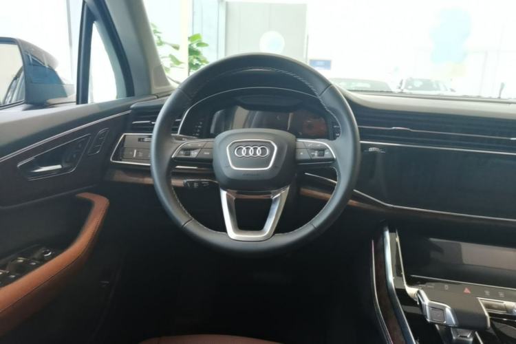 Used Audi Q7 2025 55 TFSI quattro S line Sport Edition Steering Wheel
