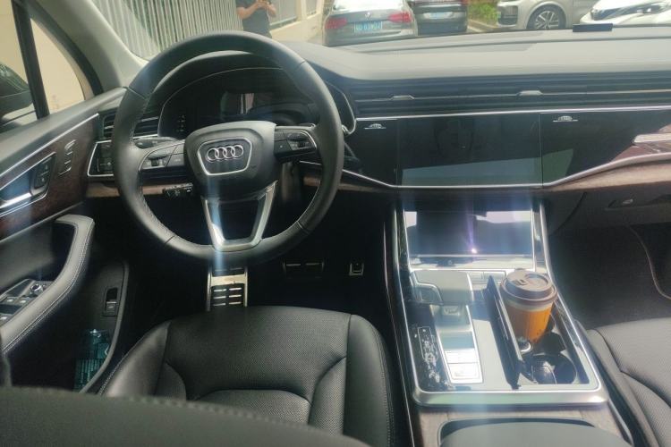 Used Audi Q7 2025 55 TFSI quattro S line Sport Edition Steering Wheel