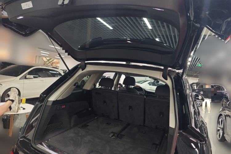 Used Audi Q7 2025 55 TFSI quattro S line Sport Edition Trunk