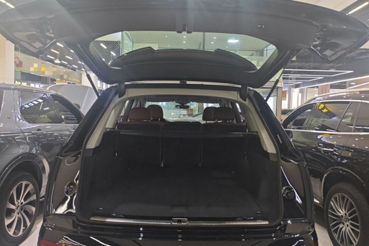 Used Audi Q7 2025 45 TFSI quattro S line Black Warrior Edition Trunk