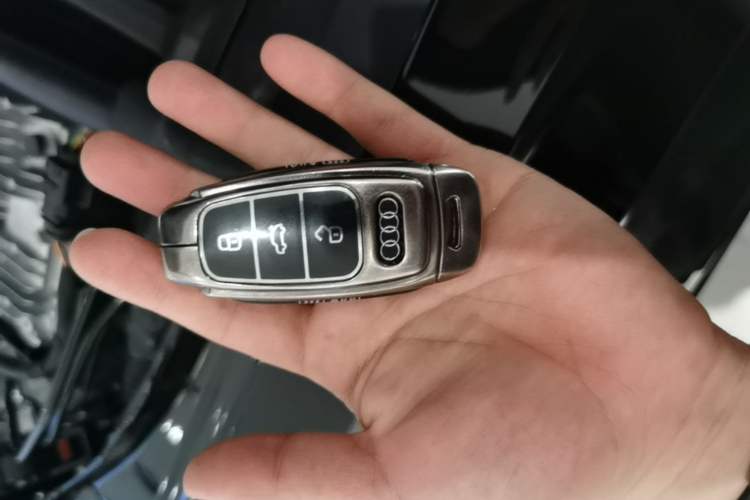 Used Audi Q7 2025 55 TFSI quattro S line Sport Edition Vehicle Key