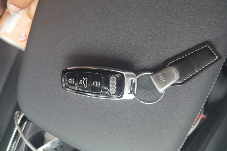 Used Audi Q7 2025 55 TFSI quattro S line Sport Edition Vehicle Key