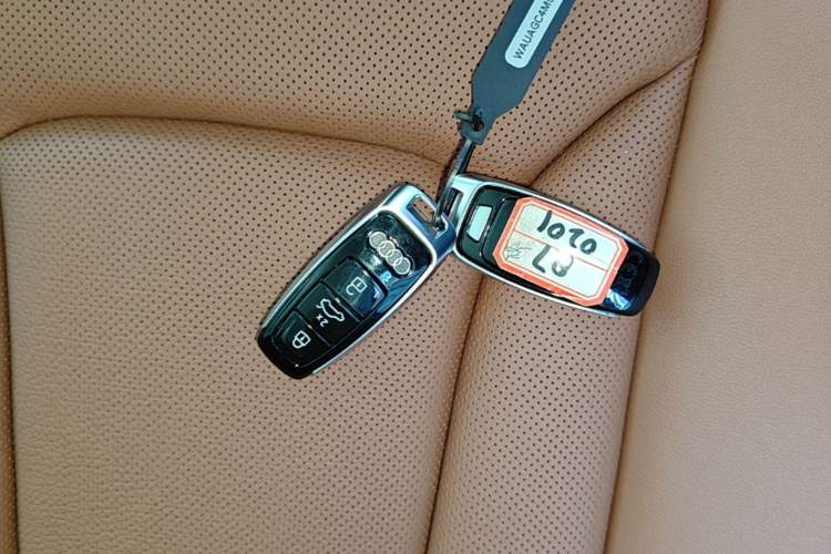 Used Audi Q7 2025 55 TFSI quattro S line Sport Edition Vehicle Key