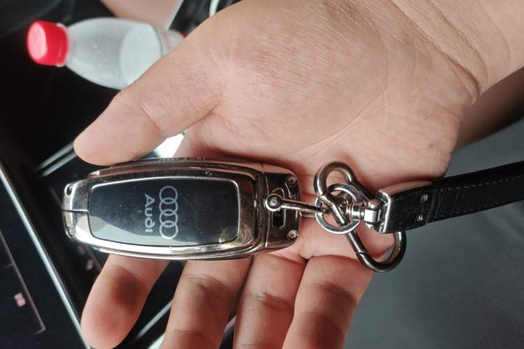 Used Audi Q7 2025 55 TFSI quattro S line Black Warrior Edition Vehicle Key