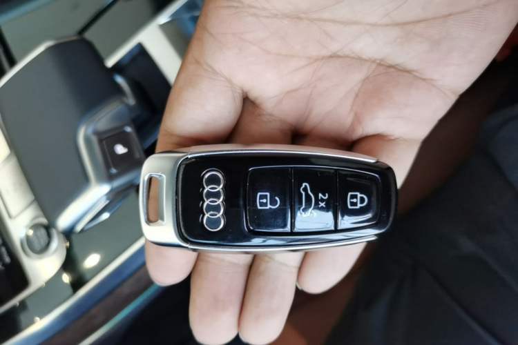 Used Audi Q7 2025 55 TFSI quattro S line Sport Edition Vehicle Key