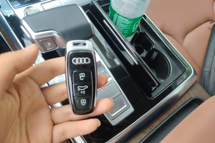Used Audi Q7 2025 45 TFSI quattro S line Black Warrior Edition Vehicle Key