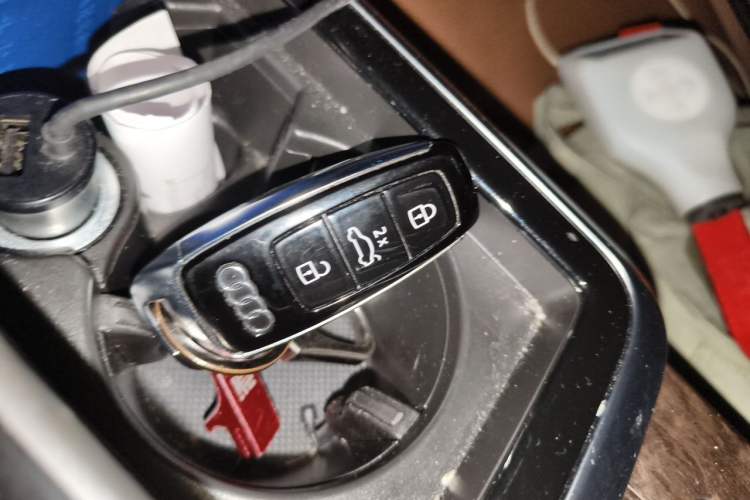 Used Audi Q7 2025 45 TFSI quattro S line Black Warrior Edition Vehicle Key