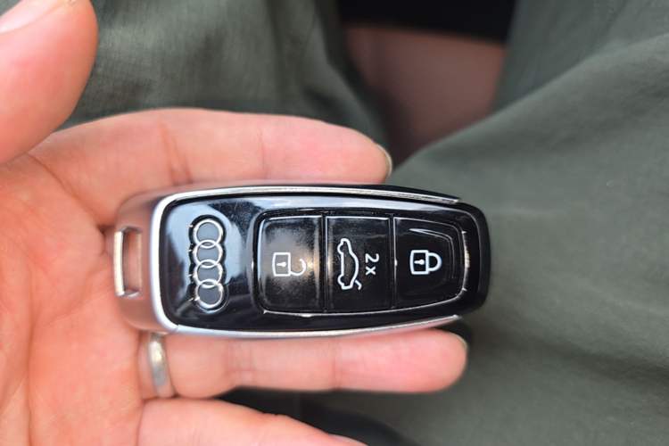 Used Audi Q7 2025 55 TFSI quattro S line Sport Edition Vehicle Key