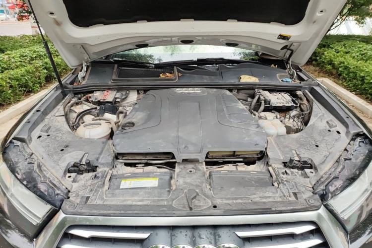 Used Audi Q7 New Energy 2017 45 e-tron Engine Bay