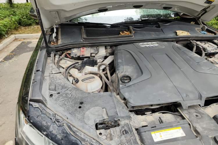 Used Audi Q7 New Energy 2017 45 e-tron Engine Bay Right