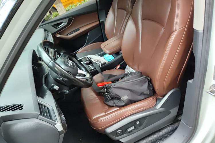 Used Audi Q7 New Energy 2017 45 e-tron Left Front Seat