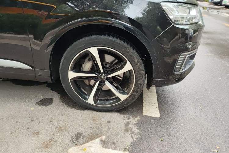Used Audi Q7 New Energy 2017 45 e-tron Right Front Wheel Hub