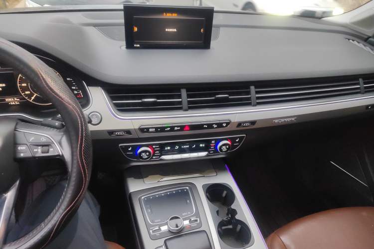 Used Audi Q7 New Energy 2017 45 e-tron Audio And AC Panel