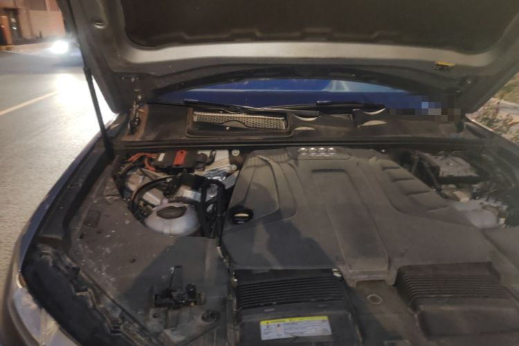 Used Audi Q7 New Energy 2017 45 e-tron Engine Bay Right
