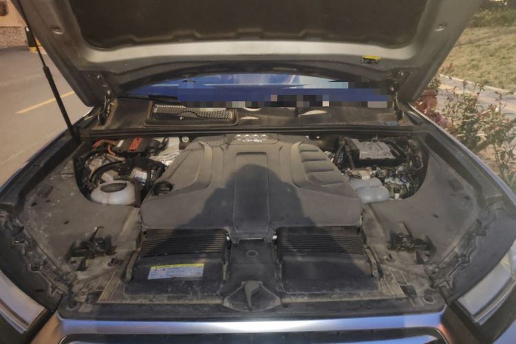 Used Audi Q7 New Energy 2017 45 e-tron Engine Bay