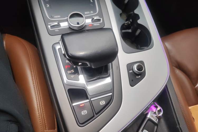 Used Audi Q7 New Energy 2017 45 e-tron Gear Lever