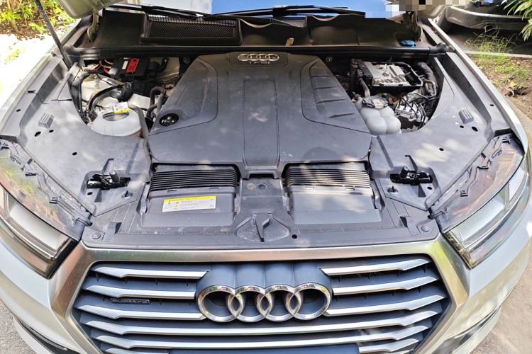 Used Audi Q7 New Energy 2017 45 e-tron Engine Bay