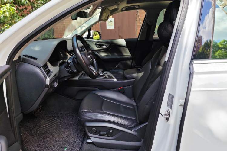 Used Audi Q7 New Energy 2017 45 e-tron Left Front Seat