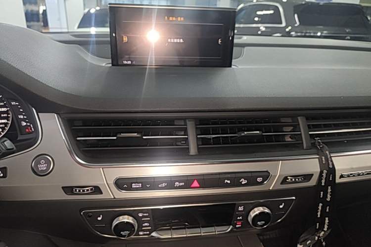 Used Audi Q7 New Energy 2019 55 e-tron Audio And AC Panel