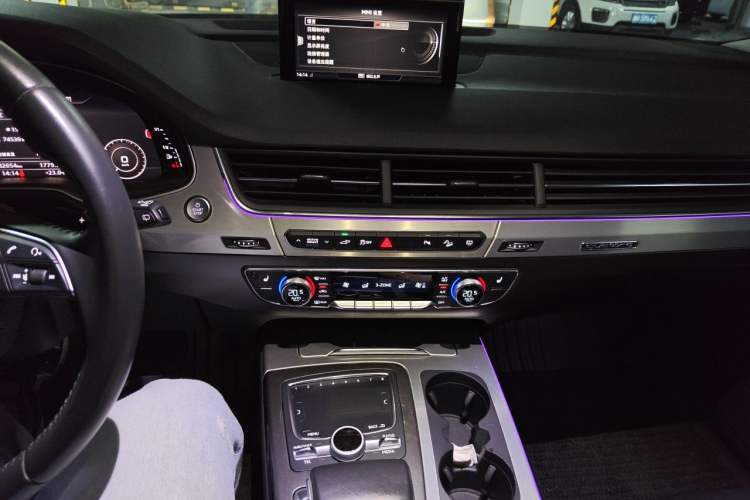 Used Audi Q7 New Energy 2019 55 e-tron Audio And AC Panel