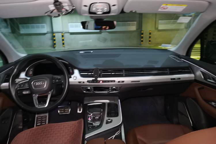 Used Audi Q7 New Energy 2019 55 e-tron Center Console