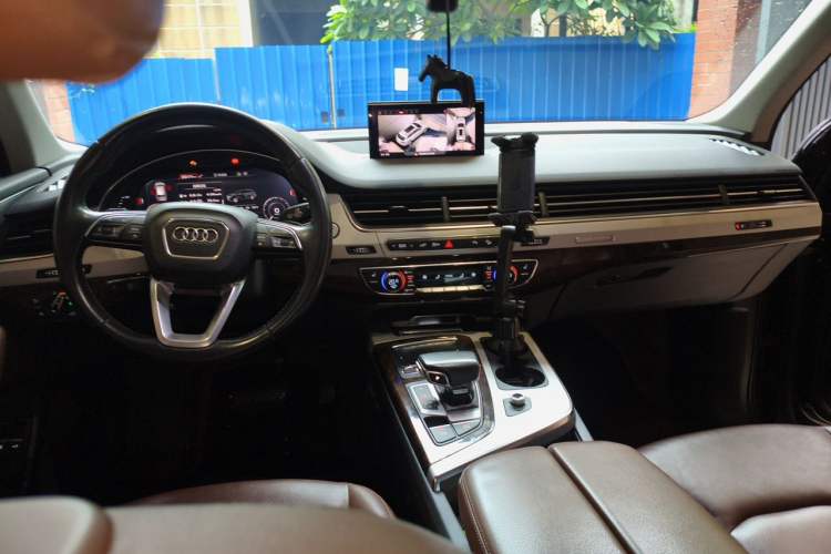 Used Audi Q7 New Energy 2019 55 e-tron Center Console