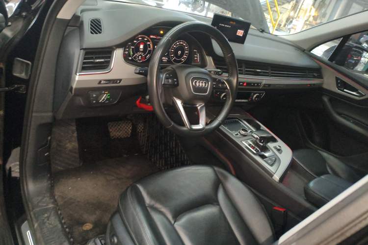 Used Audi Q7 New Energy 2019 55 e-tron Center Console