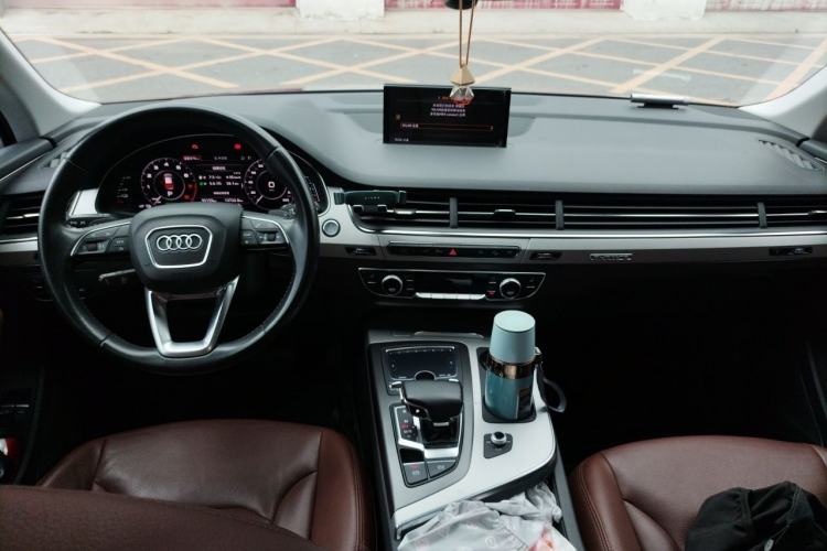 Used Audi Q7 New Energy 2019 55 e-tron Center Console