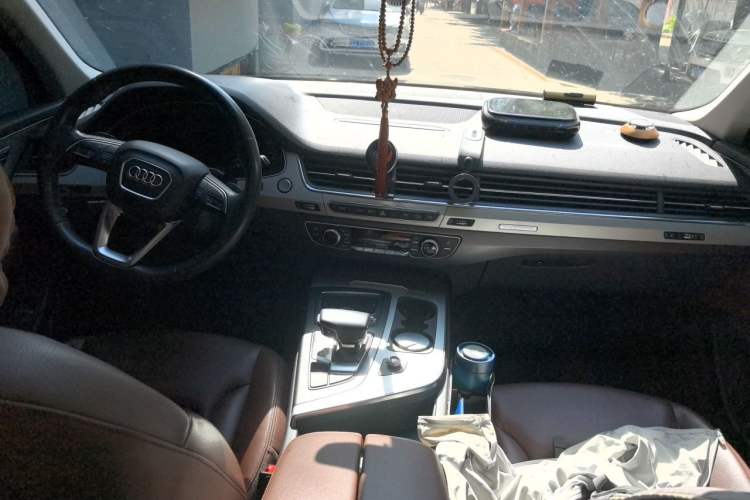 Used Audi Q7 New Energy 2019 55 e-tron Center Console