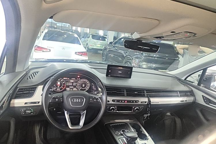Used Audi Q7 New Energy 2019 55 e-tron Center Console